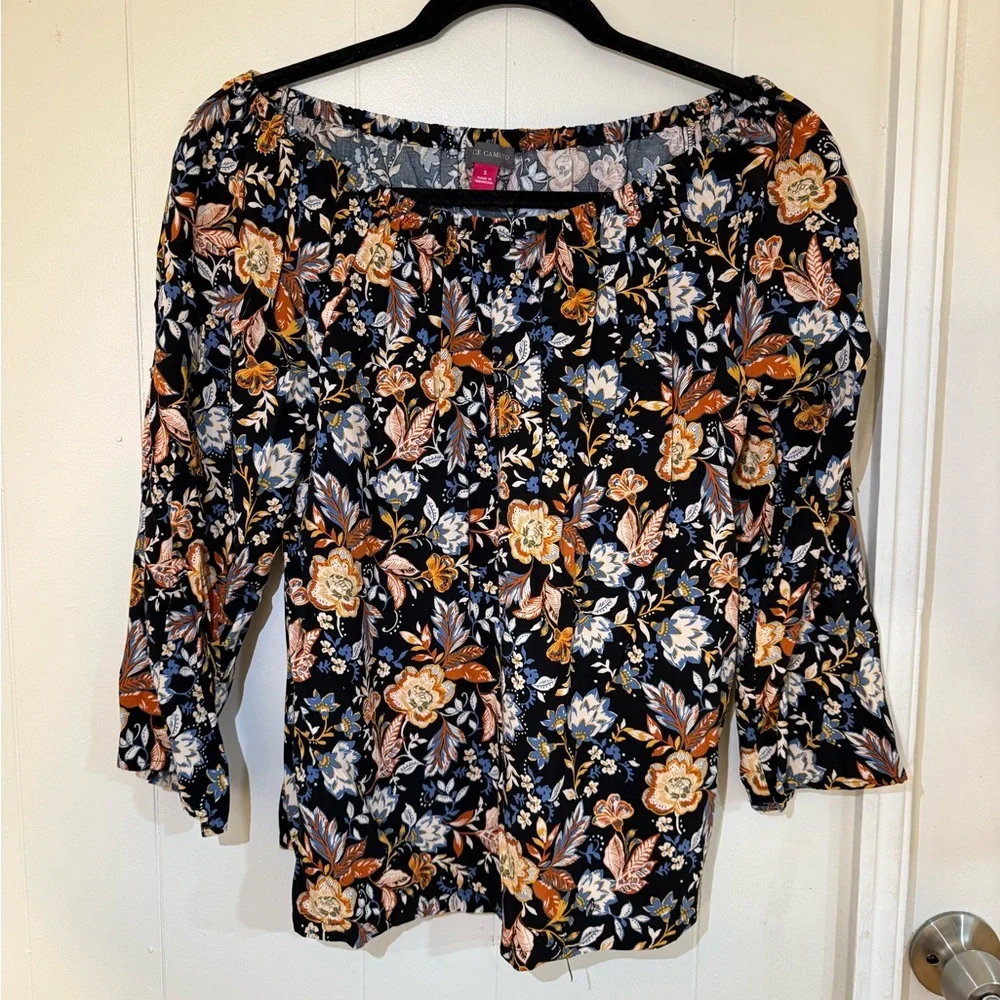 Vince Camuto Off-the-shoulder shirt - Picture 1 of 6